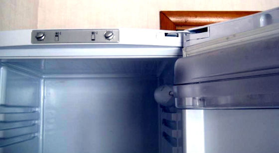 Перевесить двери холодильника в Черноголовке | Вызов мастера по холодильникам на дом